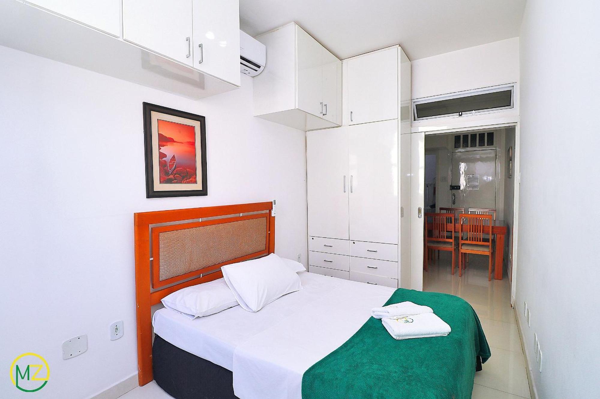 Lindo 2 quartos renovado para 6 pessoas na quadra da praia! Rio de Janeiro Exterior foto